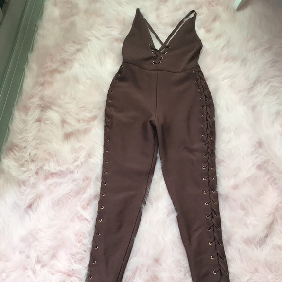 - Jumpsuit - Picture 3 of 6